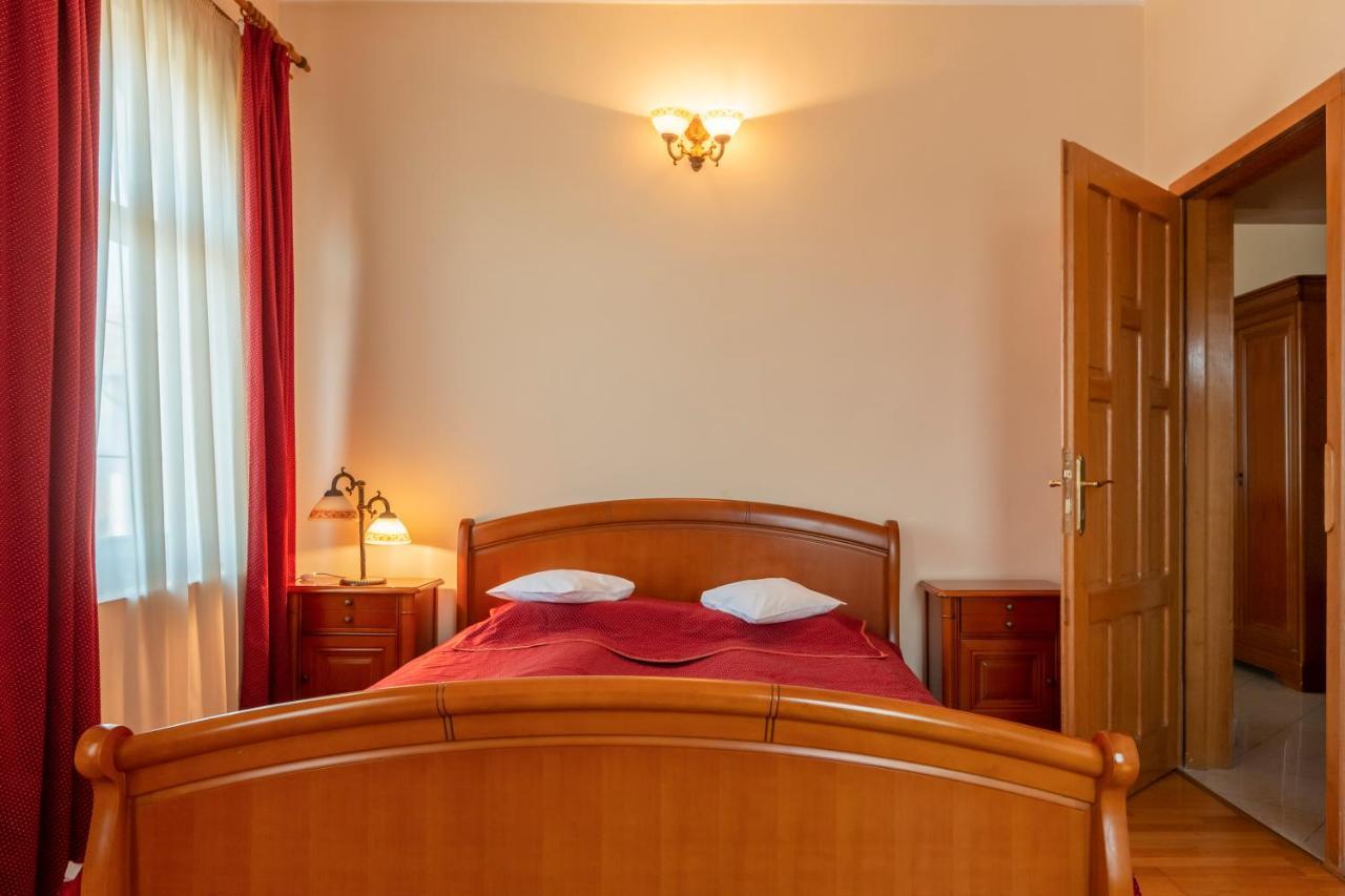 Hotel Denis Danes Luaran gambar