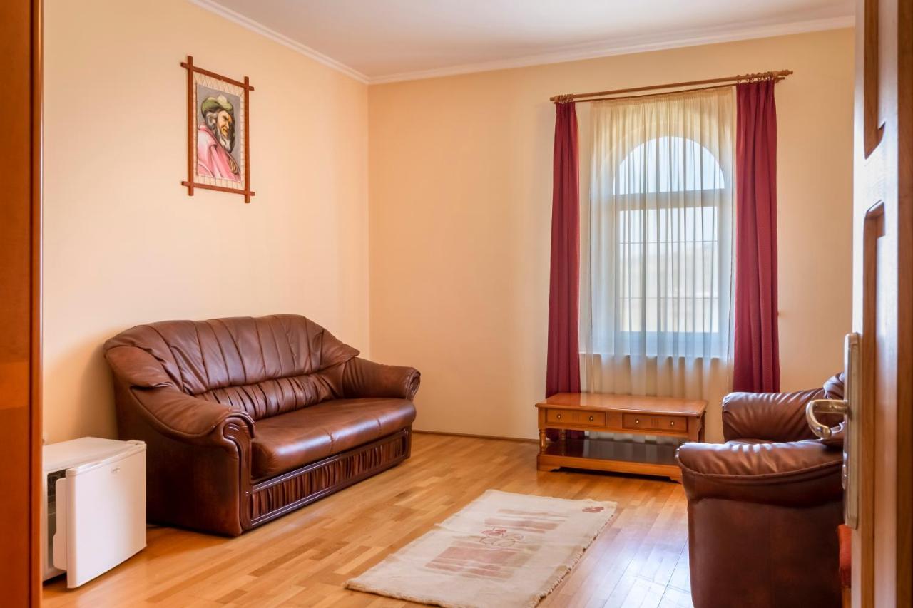 Hotel Denis Danes Luaran gambar