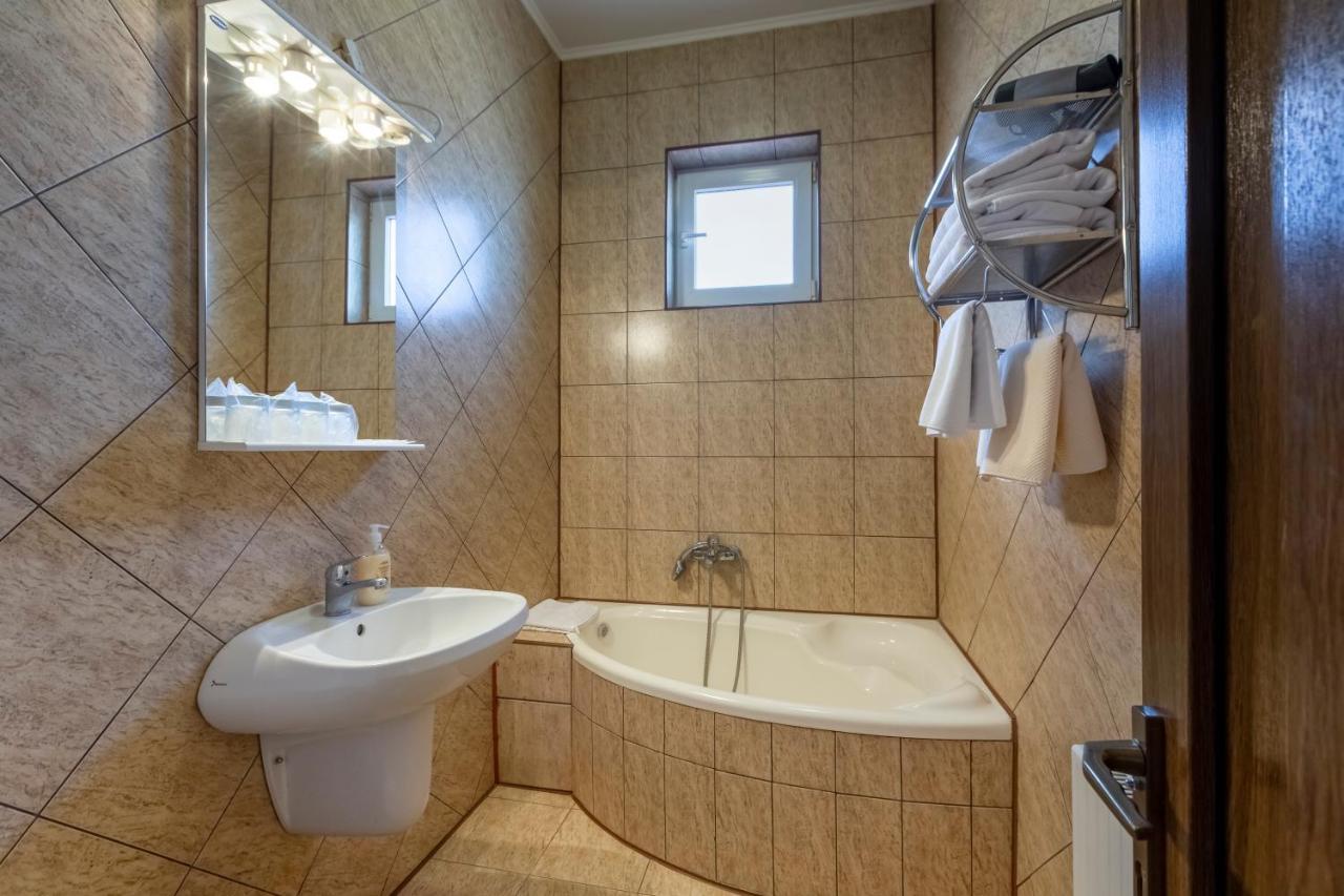 Hotel Denis Danes Luaran gambar