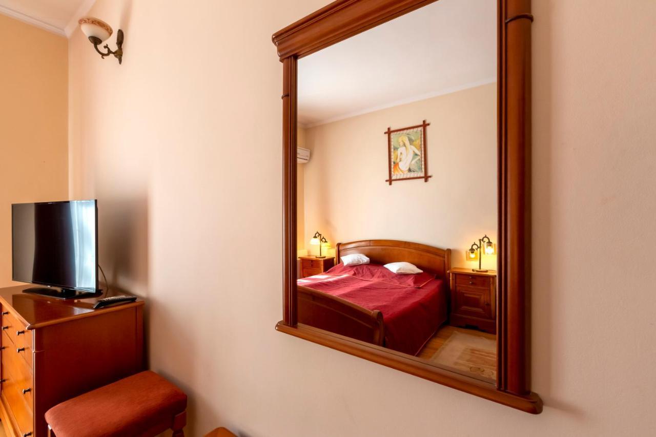 Hotel Denis Danes Luaran gambar
