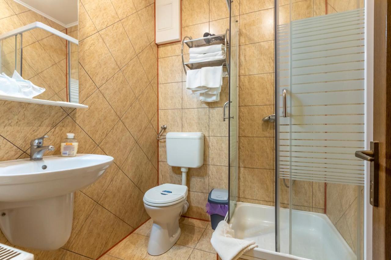 Hotel Denis Danes Luaran gambar